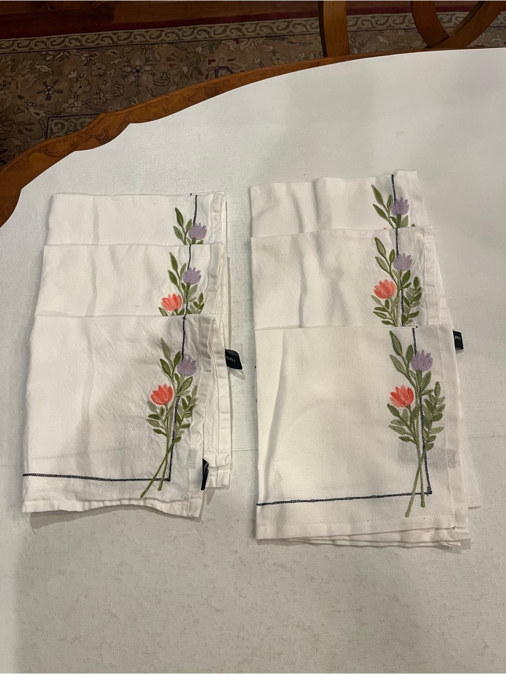Tahari crewl style embroideredfloral napkin set. Very pretty.